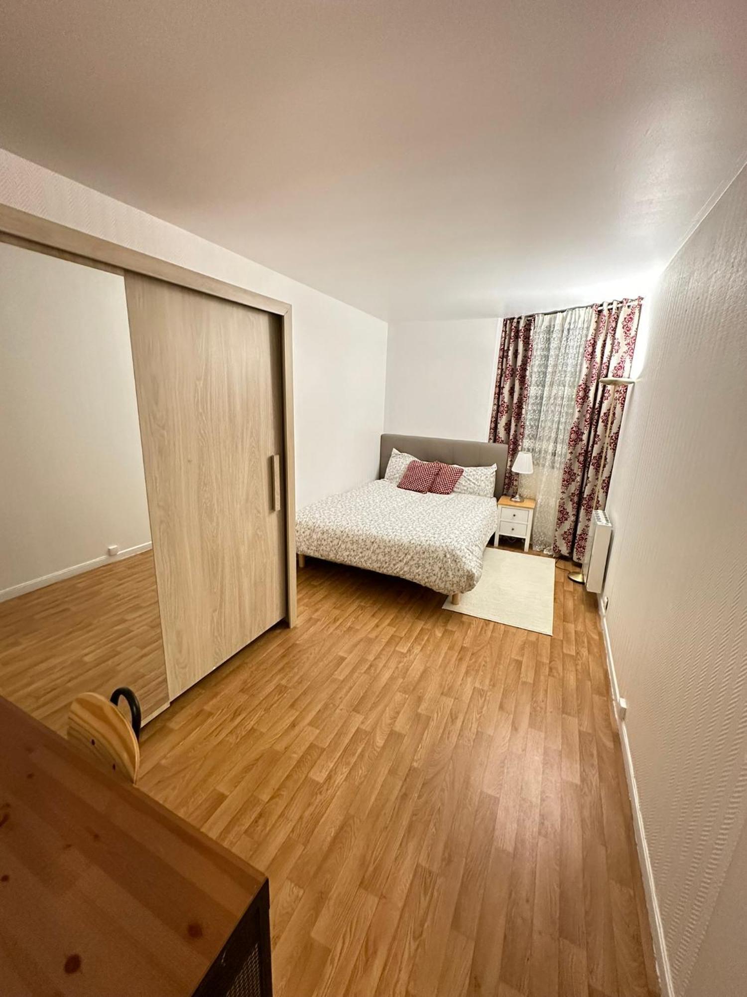 Appartement En Residence- Clichy Esterno foto